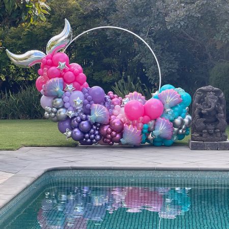 Large Mermaid Garland, Round Frame Hire, $1000, INC HIRE OF A WHITE PLINTH, DELIVERY & COLLECTION
